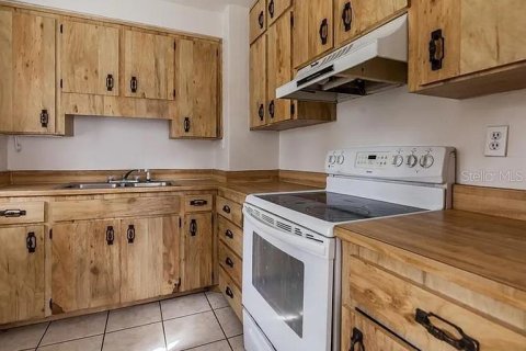 Casa en venta en Tampa, Florida, 2 dormitorios, 73.58 m2 № 1911249 - foto 5