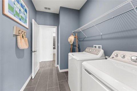 Casa en venta en Palm Bay, Florida, 4 dormitorios, 205.31 m2 № 2416966 - foto 14