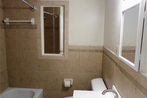 Casa en alquiler en Palm Harbor, Florida, 4 dormitorios, 149.29 m2 № 1914663 - foto 16