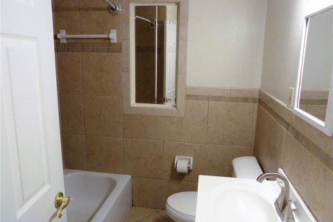 Casa en alquiler en Palm Harbor, Florida, 4 dormitorios, 149.29 m2 № 1914663 - foto 17
