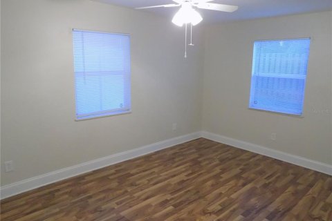 Casa en alquiler en Palm Harbor, Florida, 4 dormitorios, 149.29 m2 № 1914663 - foto 15