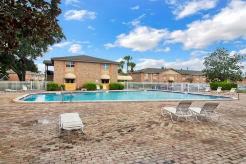 Condo in Maitland, Florida, 1 bedroom № 2205167 - photo 2