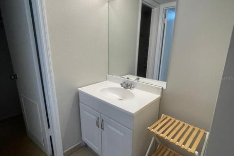 Condo in Maitland, Florida, 1 bedroom № 2205167 - photo 13