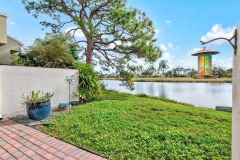 House in Sarasota, Florida 3 bedrooms, 156.54 sq.m. № 2138957 - photo 28