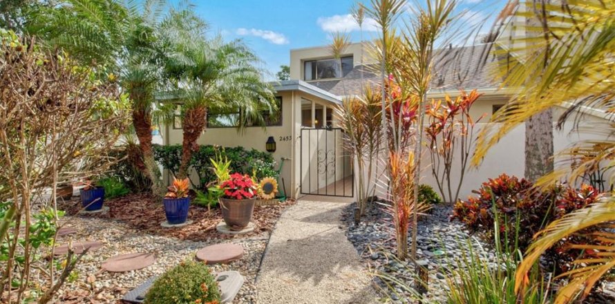 House in Sarasota, Florida 3 bedrooms, 156.54 sq.m. № 2138957