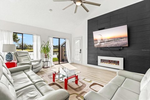 House in Sarasota, Florida 3 bedrooms, 156.54 sq.m. № 2138957 - photo 3