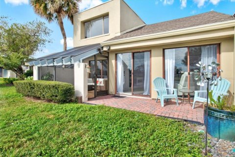 House in Sarasota, Florida 3 bedrooms, 156.54 sq.m. № 2138957 - photo 29