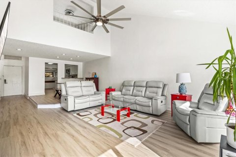 House in Sarasota, Florida 3 bedrooms, 156.54 sq.m. № 2138957 - photo 5