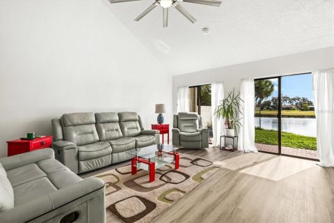 House in Sarasota, Florida 3 bedrooms, 156.54 sq.m. № 2138957 - photo 4