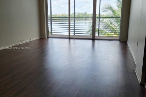 Condominio en venta en Miami, Florida, 2 dormitorios, 105.44 m2 № 2019814 - foto 3