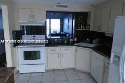 Condominio en venta en Miami, Florida, 2 dormitorios, 105.44 m2 № 2019814 - foto 4