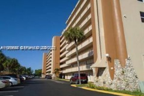 Condominio en venta en Miami, Florida, 2 dormitorios, 105.44 m2 № 2019814 - foto 12