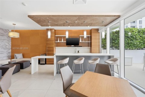 Снять в аренду кондоминиум в Майами, Флорида 3 спальни, 133.31м2, № 2066395 - фото 30