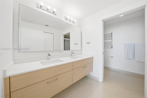 Снять в аренду кондоминиум в Майами, Флорида 3 спальни, 133.31м2, № 2066395 - фото 6