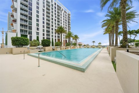 Снять в аренду кондоминиум в Майами, Флорида 3 спальни, 133.31м2, № 2066395 - фото 26