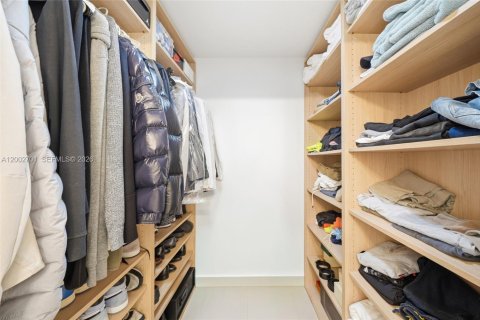 Снять в аренду кондоминиум в Майами, Флорида 3 спальни, 133.31м2, № 2066395 - фото 8