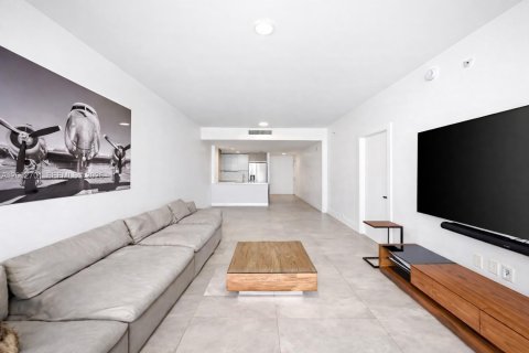 Снять в аренду кондоминиум в Майами, Флорида 3 спальни, 133.31м2, № 2066395 - фото 4