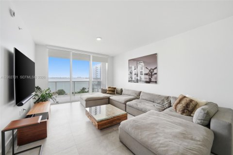 Снять в аренду кондоминиум в Майами, Флорида 3 спальни, 133.31м2, № 2066395 - фото 2