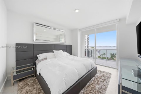 Снять в аренду кондоминиум в Майами, Флорида 3 спальни, 133.31м2, № 2066395 - фото 5