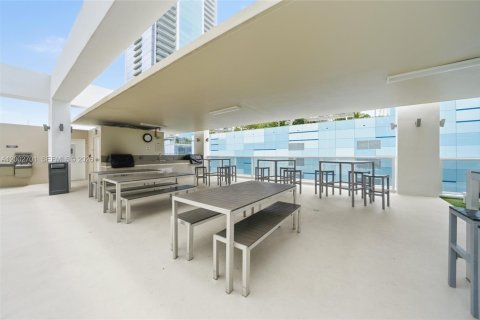 Снять в аренду кондоминиум в Майами, Флорида 3 спальни, 133.31м2, № 2066395 - фото 27