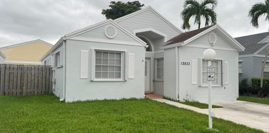 Villa ou maison à Miami, Floride 4 chambres, 131.64 m2 № 1974681