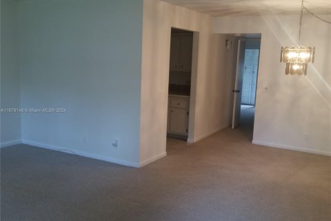 Condominio en venta en Pembroke Pines, Florida, 1 dormitorio, 75.34 m2 № 1702093 - foto 5