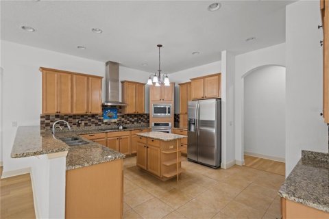 House in Odessa, Florida 4 bedrooms, 274.25 sq.m. № 2157781 - photo 4