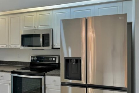 Villa ou maison à louer à Lehigh Acres, Floride: 4 chambres, 159.05 m2 № 1929630 - photo 14