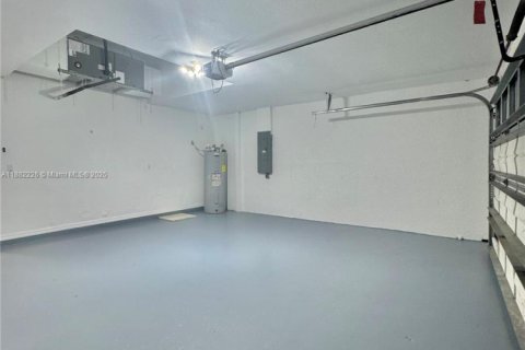 Villa ou maison à louer à Lehigh Acres, Floride: 4 chambres, 159.05 m2 № 1929630 - photo 7