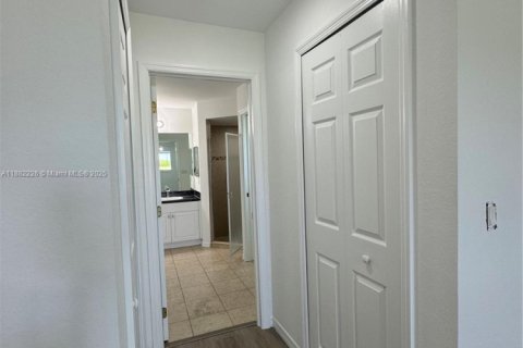 Villa ou maison à louer à Lehigh Acres, Floride: 4 chambres, 159.05 m2 № 1929630 - photo 19