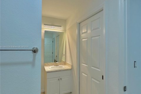 Villa ou maison à louer à Lehigh Acres, Floride: 4 chambres, 159.05 m2 № 1929630 - photo 12