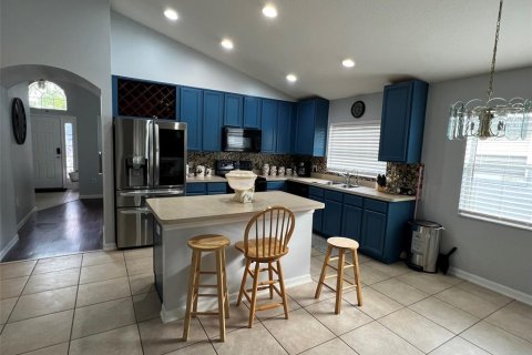 House in Kissimmee, Florida 4 bedrooms, 204.2 sq.m. № 1906135 - photo 7