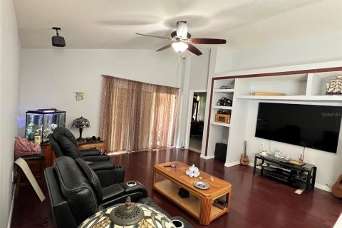 House in Kissimmee, Florida 4 bedrooms, 204.2 sq.m. № 1906135 - photo 10