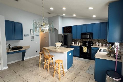 House in Kissimmee, Florida 4 bedrooms, 204.2 sq.m. № 1906135 - photo 8