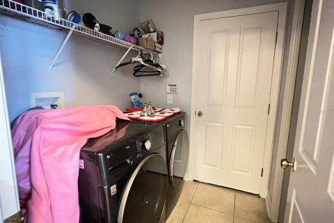 House in Kissimmee, Florida 4 bedrooms, 204.2 sq.m. № 1906135 - photo 19