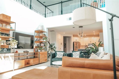 Casa en venta en Winter Park, Florida, 4 dormitorios, 240.34 m2 № 1677051 - foto 7