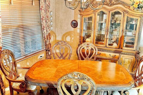 House in Thonotosassa, Florida 4 bedrooms, 232.35 sq.m. № 1856239 - photo 3