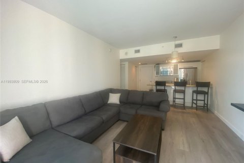 Condominio en Miami, Florida, 1 dormitorio  № 2055502