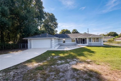 House in Ocala, Florida 3 bedrooms, 195.37 sq.m. № 2403708