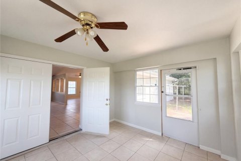 House in Ocala, Florida 3 bedrooms, 195.37 sq.m. № 2403708 - photo 6