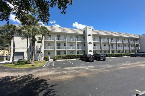 Condo in Sunrise, Florida, 1 bedroom  № 1860270 - photo 1