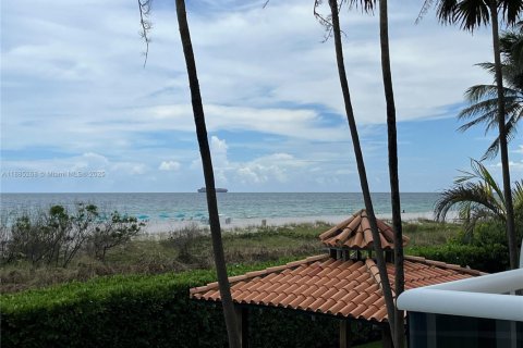 Condominio en alquiler en Miami Beach, Florida, 2 dormitorios, 126.35 m2 № 1931364 - foto 10