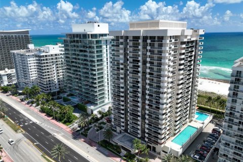 Condominio en alquiler en Miami Beach, Florida, 2 dormitorios, 126.35 m2 № 1931364 - foto 1