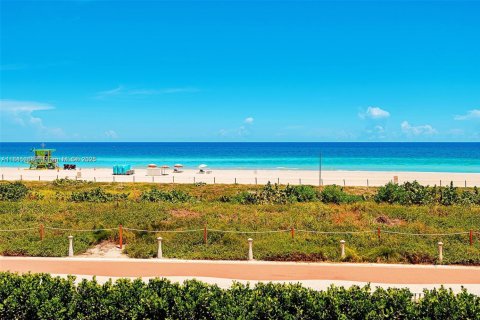 Condominio en alquiler en Miami Beach, Florida, 2 dormitorios, 126.35 m2 № 1931364 - foto 4