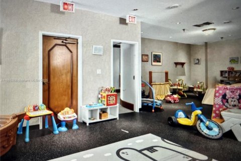 Condominio en alquiler en Miami Beach, Florida, 2 dormitorios, 126.35 m2 № 1931364 - foto 14