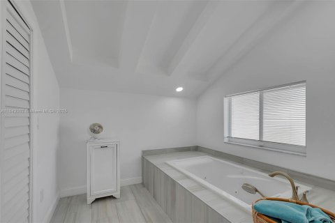 Casa en venta en Pinecrest, Florida, 4 dormitorios, 319.96 m2 № 1857142 - foto 16