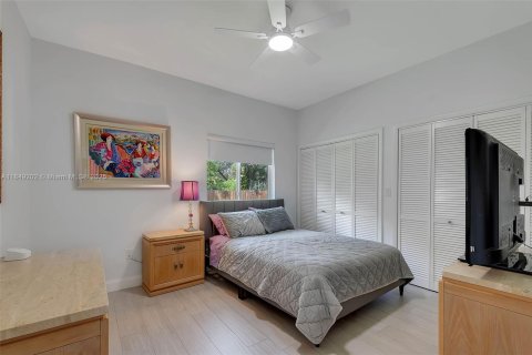 Casa en venta en Pinecrest, Florida, 4 dormitorios, 319.96 m2 № 1857142 - foto 19