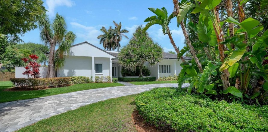 Casa en Pinecrest, Florida 4 dormitorios, 319.96 m2 № 1857142