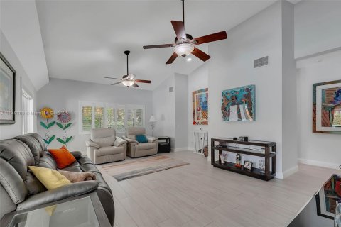 Casa en venta en Pinecrest, Florida, 4 dormitorios, 319.96 m2 № 1857142 - foto 10