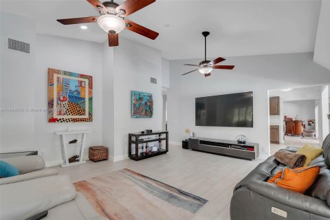 Casa en venta en Pinecrest, Florida, 4 dormitorios, 319.96 m2 № 1857142 - foto 11